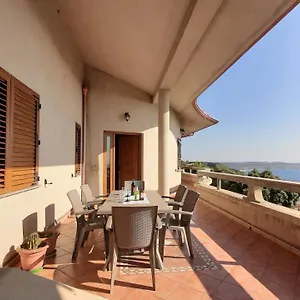 Hébergement de vacances 3, Nebida